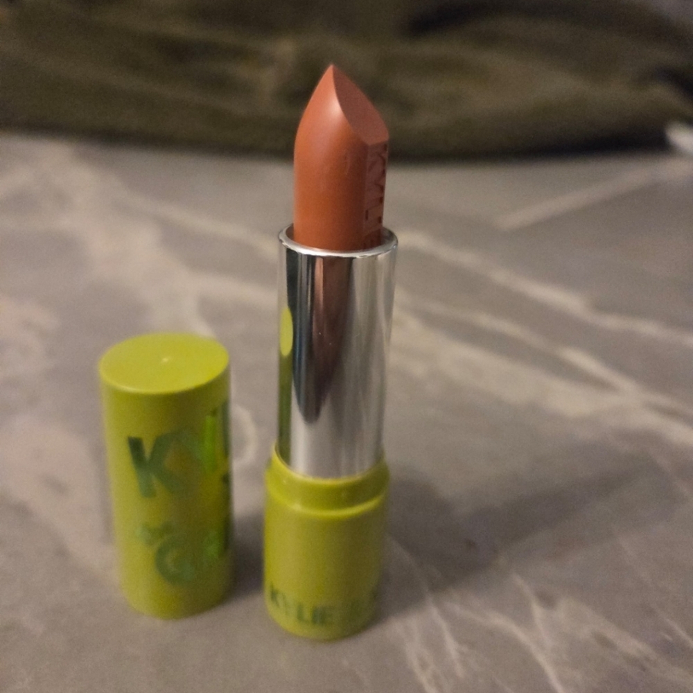 Kylie x grinch Oh The Noise Lipstick